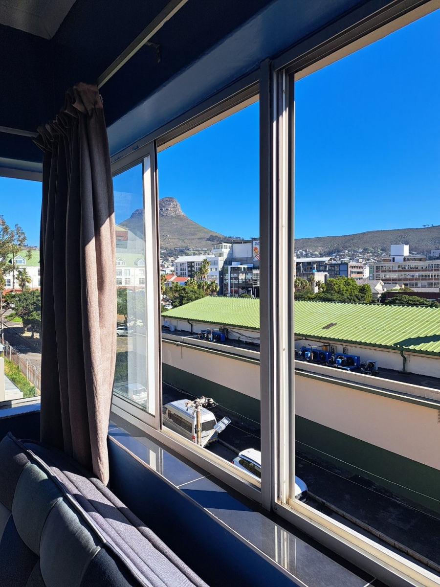 2 Bedroom Property for Sale in Zonnebloem Western Cape